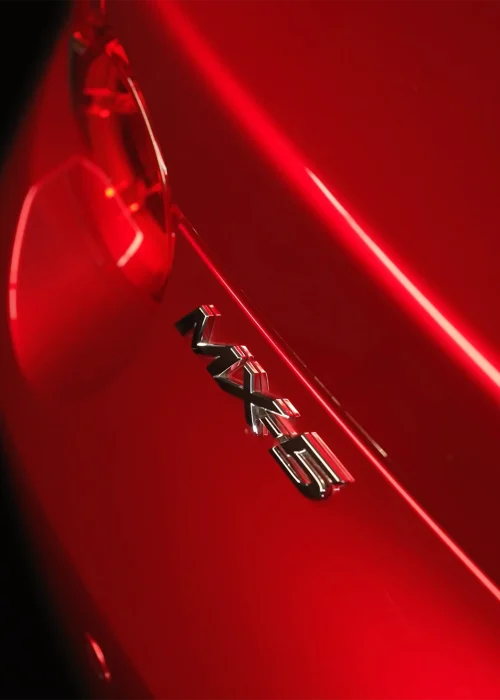 f4160546-8735-4ff0-be93-f3f1966b50f8_car_4x3 copia